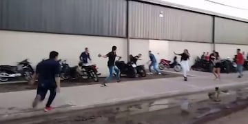 Hubo una pelea entre la policía y 15 jóvenes\u002E (Web)\u002E