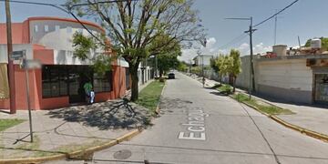 El violento episodio se desató en inmediaciones de Echagüe al 100\u002E (Street View)