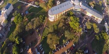 El moderno edificio del Hospital Madariaga en el Parque de la Salud donde también están los hospitales Pediátrico y Neonatal\u002E (Hospital Madariaga)