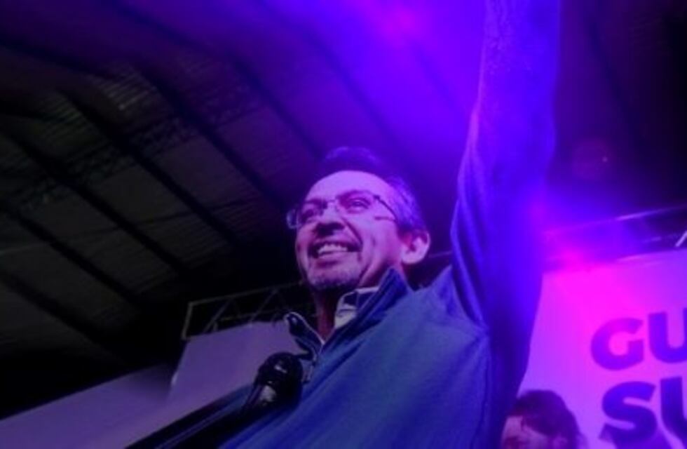 Operaron al intendente de Plaza Huincul