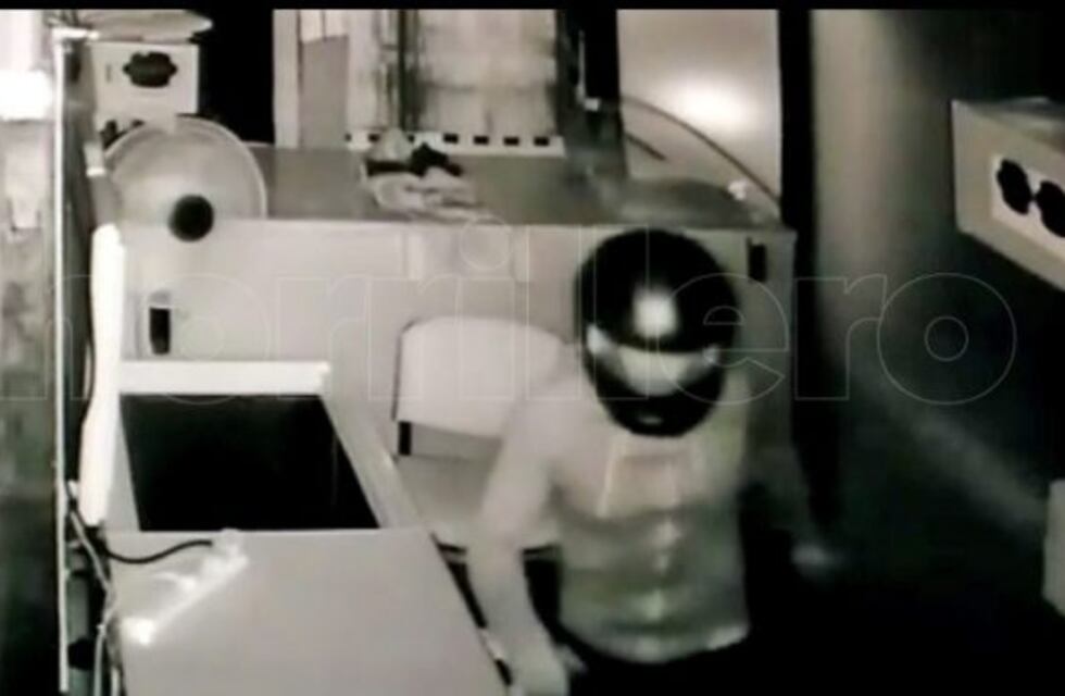 Ladrones ingresaron a un local de pastas a robar y rompieron todo