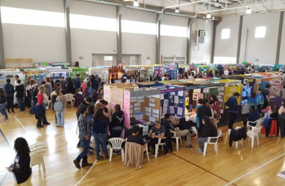 Alumnos del CUP, participan en la Feria de Innovación en Trelew