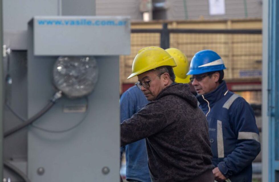 Llegó el nuevo transformador que mejorará la distribución de energía eléctrica en Ushuaia