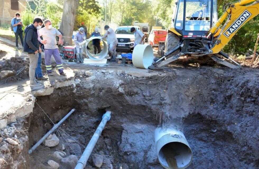 Tras la rotura de un caño del Acueducto Río Grande, colocan uno nuevo