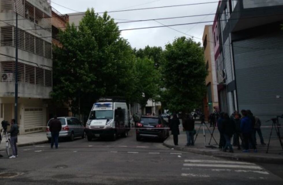 Una pelea entre dos familias de Flores terminó con mujer baleada, otras dos golpeadas