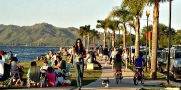 La costanera de Carlos Paz.