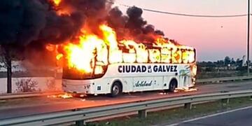 El ómnibus se incendió esta mañana en Santa Fe\u002E (El Litoral)