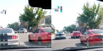 Ford Mustang a alta velocidad en Mendoza