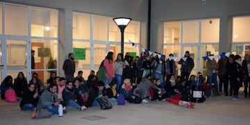 Toma Facultad de Trabajo Social de Paraná\u002E