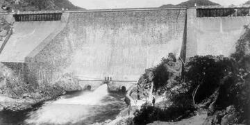 Postal del dique San Roque en su esplendor\u002E (Foto: colección de Sergio Oscar Tonarelli)\u002E