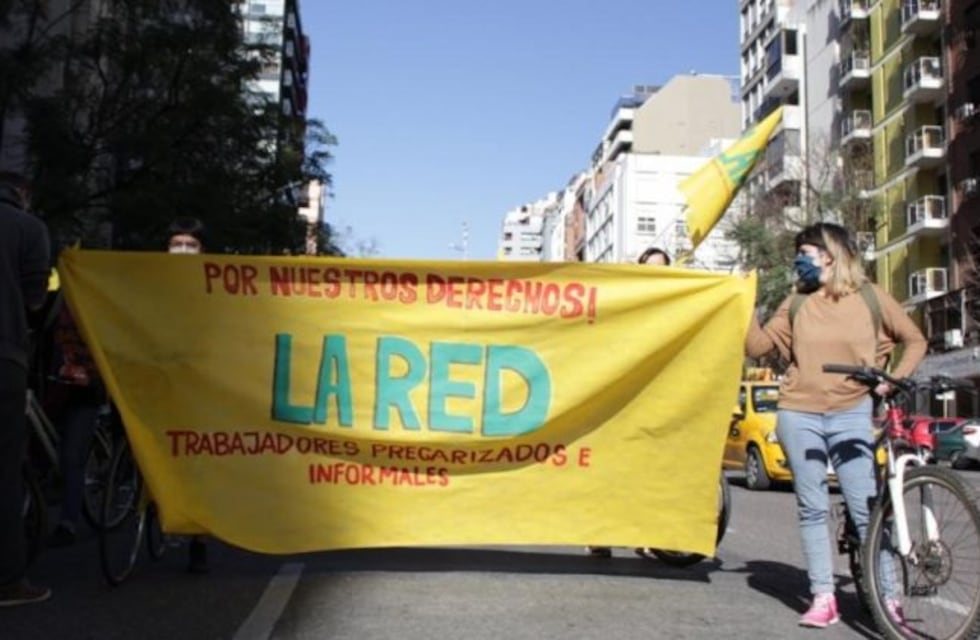 Con una bicicleteada por el Centro de Córdoba, trabajadores pidieron por el IFE