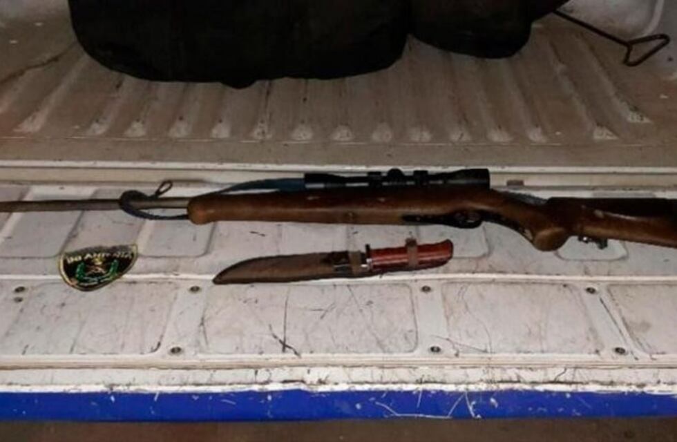 Persiguió a su hija, al novio y les disparó con un rifle con mira telescópica