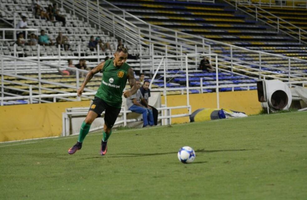 Los titulares de Central igualaron sin goles ante Atlético Paraná