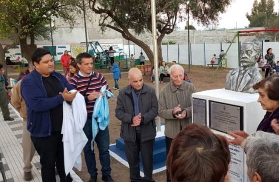 Con el aporte de empresas públicas y privadas, remodelaron una plazoleta