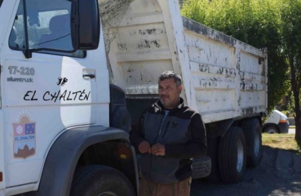 Más vehículos municipales portan la insignia de las Malvinas