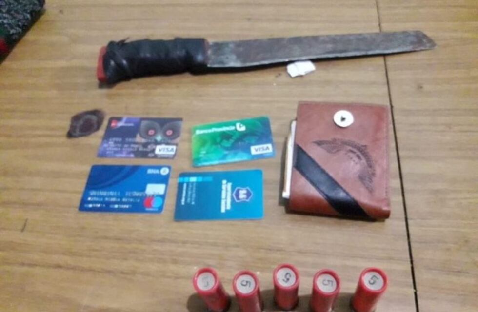 Barrio Aeropuerto: le robó el celular y la obligó a besarlo