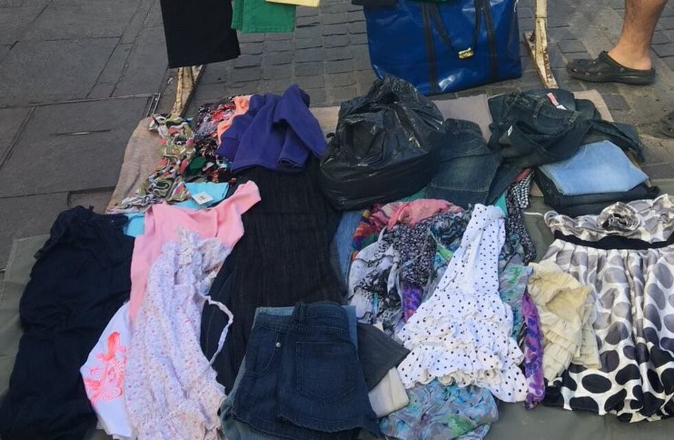 Vuelven a reforzar la presencia policial en las peatonales para controlar la venta informal