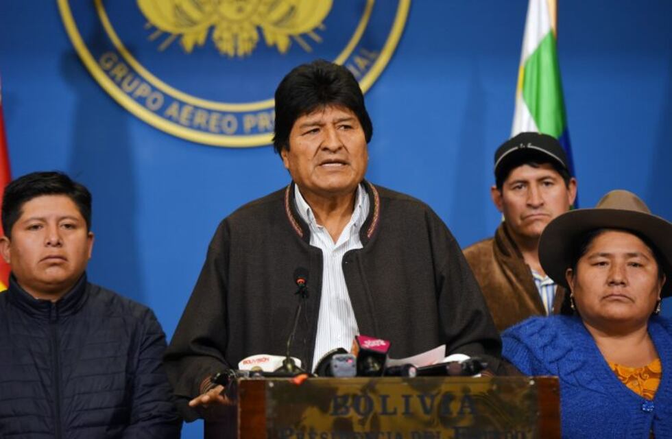 Evo Morales: "Mesa y Camacho pasarán a la historia como racistas y golpistas"