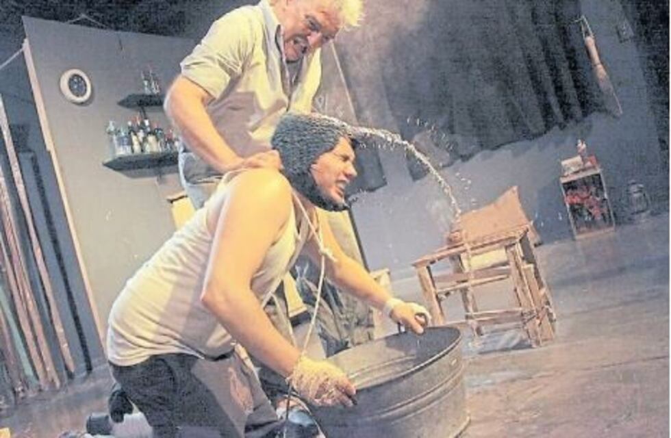 Hernán Grinstein y "Perro", una pieza visceral que lleva cinco años en cartel