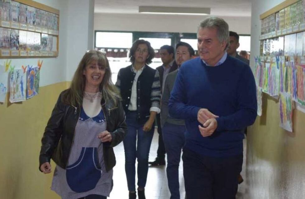 Gay supervisó las obras que se desarrollan en el jardín de infantes N° 923