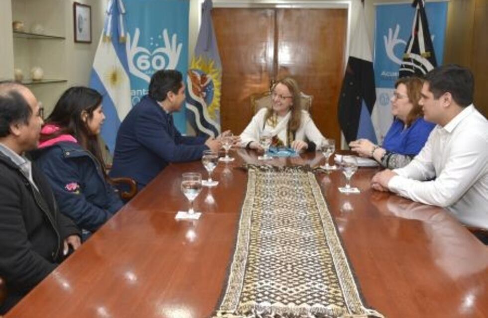 Cónsul de Bolivia estuvo con la gobernadora