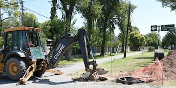 Obra de pavimento y cloacas en los barrios Villa Aero Club y Villa Los Álamos