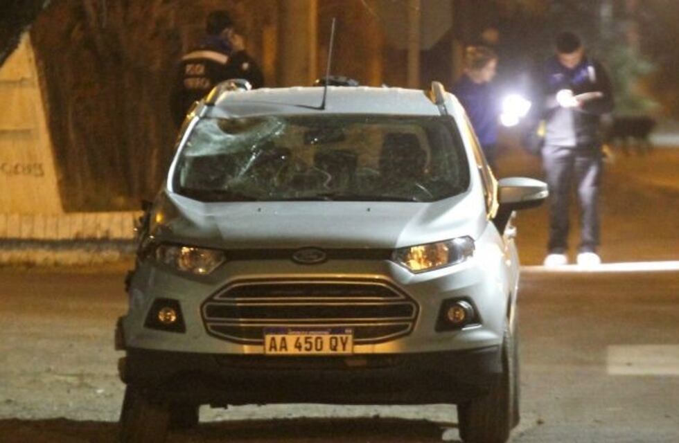 Accidente fatal: joven motociclista falleció al impactar contra una camioneta