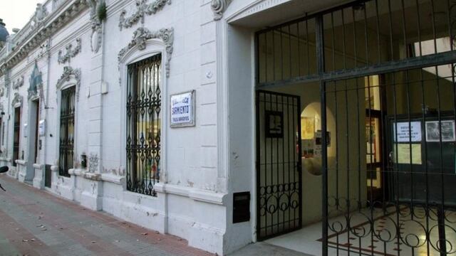 Biblioteca Sarmiento (facebook)