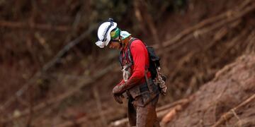 A rescue worker reacts as he attends a mass for victims of a collapsed tailings dam owned by Brazilian mining company Vale SA, in Brumadinho, Brazil February 1, 2019\u002E REUTERS/Adriano Machado
