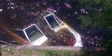 La lancha se hundiu00f3 mientras sus ocupantes estaban en una fiesta.