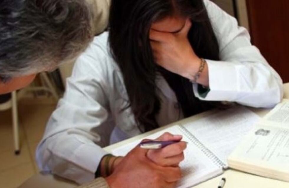 Denuncian a un docente por tocamientos a una nena