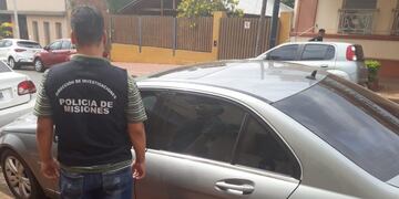 Burlaban el sistema de alarma de los autos y robaban en su interior\u002E