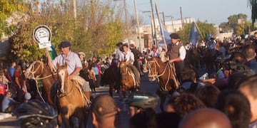 Desfile por el aniversario de Viedma y Patagones\u002E