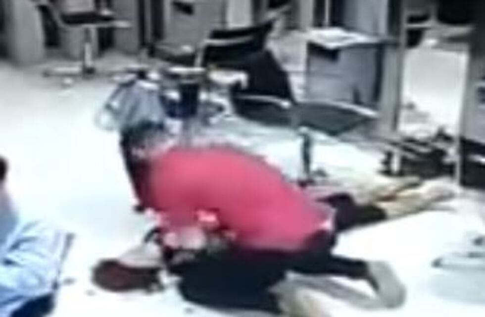 Un peluquero le salvó la vida a una clienta que sufrió un infarto