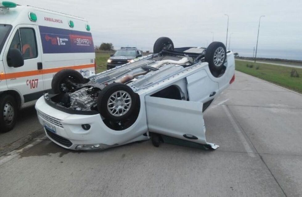 Una pareja de sanjuaninos volcó en la provincia de San Luis