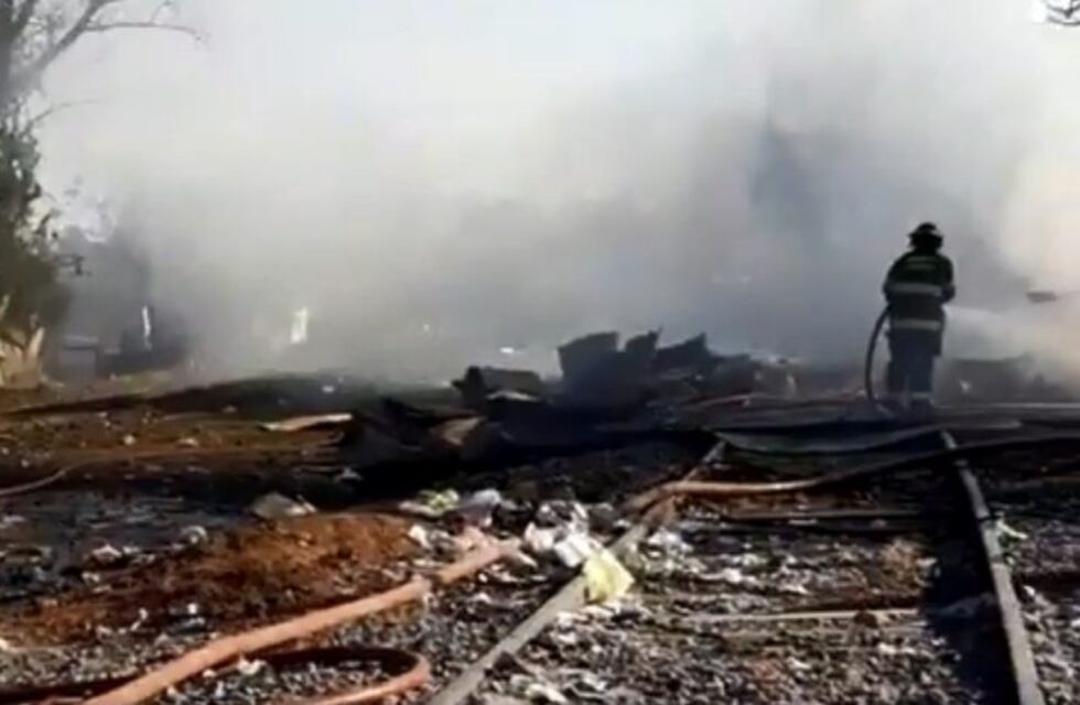 Pérdidas totales para un vecino de barrio Ludueña tras el incendio de su casa