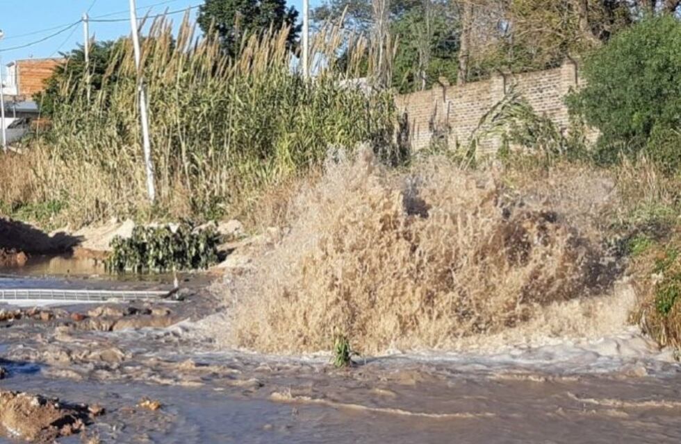 Se volvió a romper un caño maestro de agua potable en Paraná