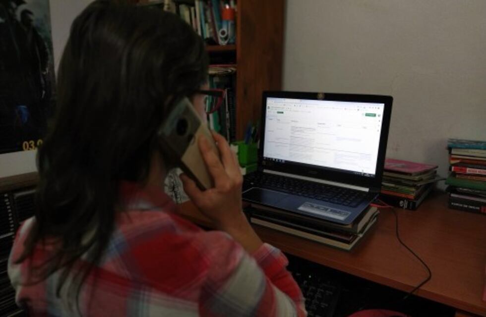 Cómo trabaja el equipo que llama a diario a los pacientes con Covid-19 para darle ánimo