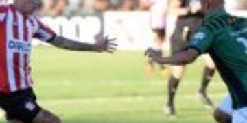 LA PLATA 19/11/2016, ESTUDIANTES VS. COLON DE SANTA FE.rnFOTO: DYN/SANTIAGO SALVADOR.rnFESTEJO DE VIATRI la plata buenos aires lucas viatri futbol torneo primera division 2016 futbol futbolistas estudiantes la plata colon santa fe