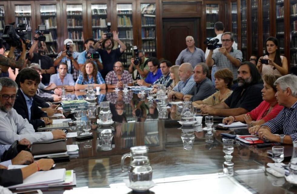 Conflicto docente: Vidal oficializó el pago de un bono para los maestros que no pararon