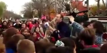 El nuevo video del curita Gabriel en San Francisco con el tema Despacito.