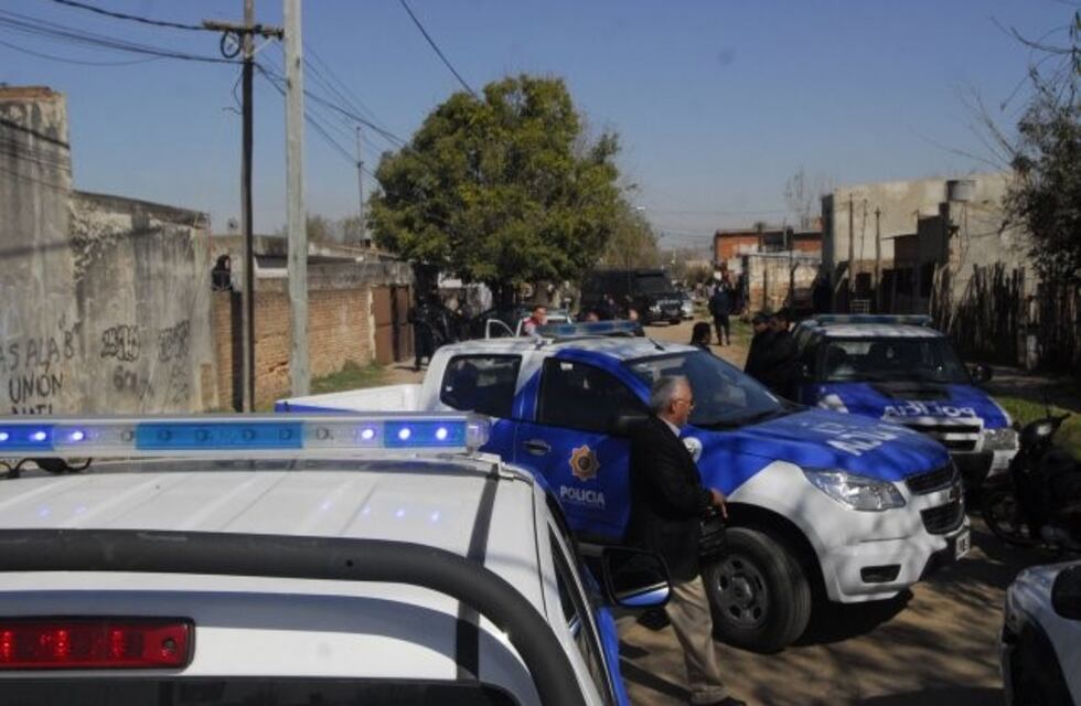 Detuvieron a tres hombres con pedido de captura, dos de ellos por asesinatos