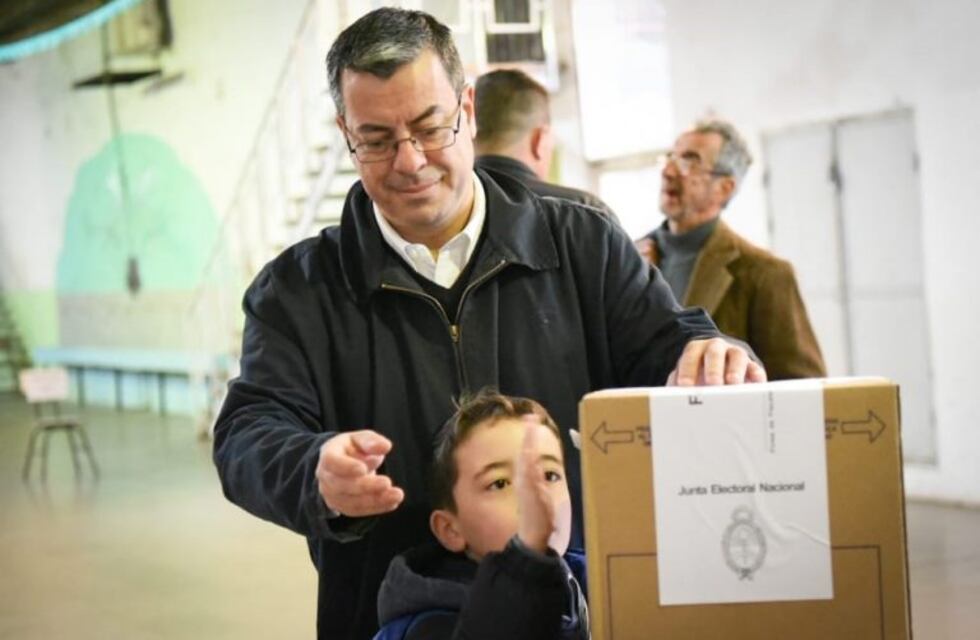 Votó Germán Martínez y pidió que se exprese las "esperanzas y sueños del pueblo argentino"