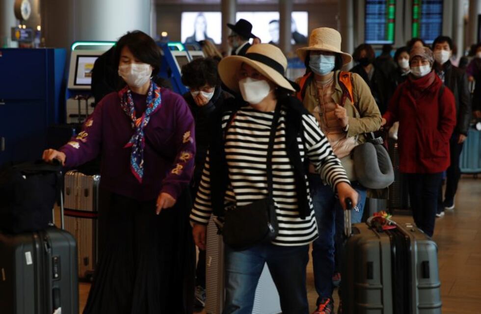 El insólito método de una pareja para prevenir el contagio de coronavirus