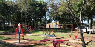 Avanzan las obras de mantenimiento de cordón cuneta y plazas de Oberá