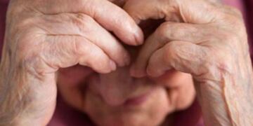 Abuela abandonada, necesita ayuda\u002E