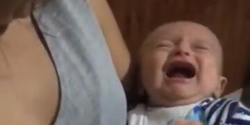 Un bebé deja de llorar con una canción de Unión\u002E (@ClaraManni)