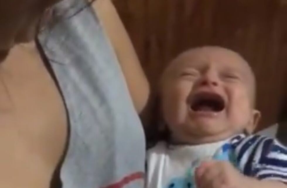Hincha desde la cuna: un bebé sólo deja de llorar con una canción de Unión