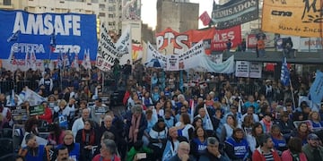 Los gremios participaron este martes de un importante acto a nivel regional\u002E (@tincholucero)