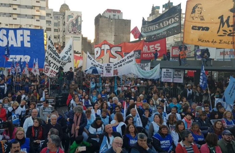 La UNR y las escuelas públicas paran en el cierre de la Marcha Federal Educativa